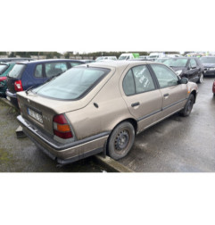 Pare choc arriere NISSAN PRIMERA 1