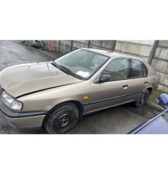 Pare choc arriere NISSAN PRIMERA 1