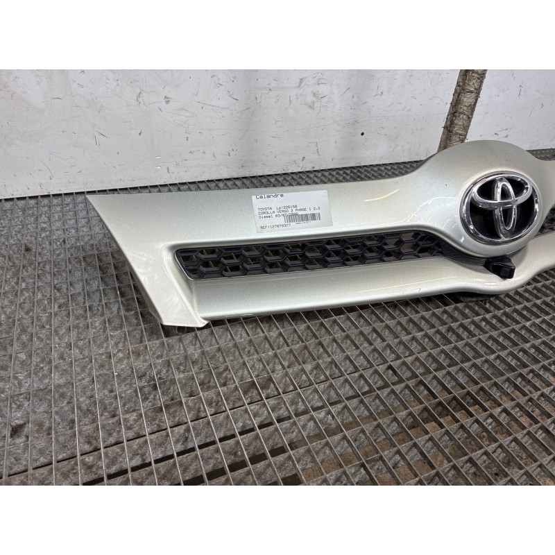 Calandre TOYOTA COROLLA VERSO 2 Photo n°3