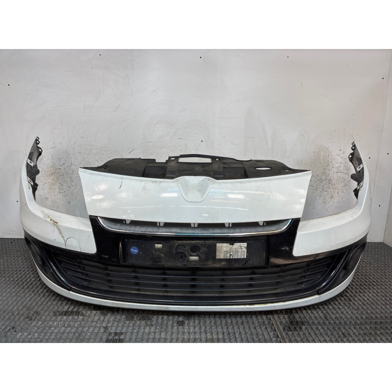 Pare choc avant RENAULT MEGANE 3 Photo n°4