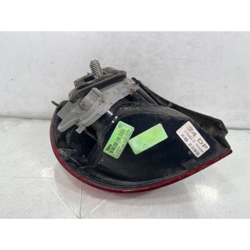Feu arriere principal droit (feux) VOLKSWAGEN FOX Photo n°1