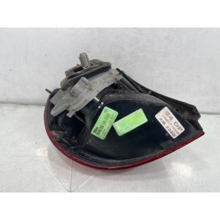 Feu arriere principal droit (feux) VOLKSWAGEN FOX Photo n°1