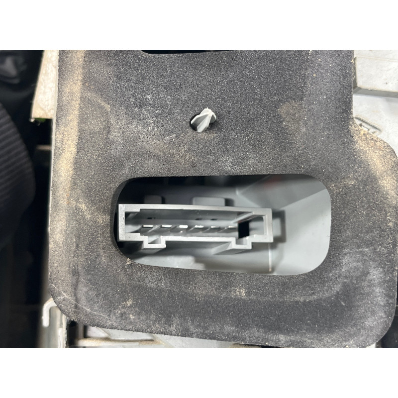 Feu arriere principal gauche (feux) VOLKSWAGEN FOX Photo n°4