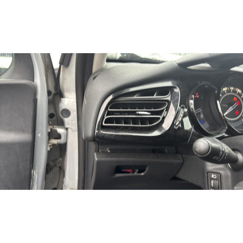 Feu arriere secondaire droit (feux) CITROEN C3 2 Photo n°18