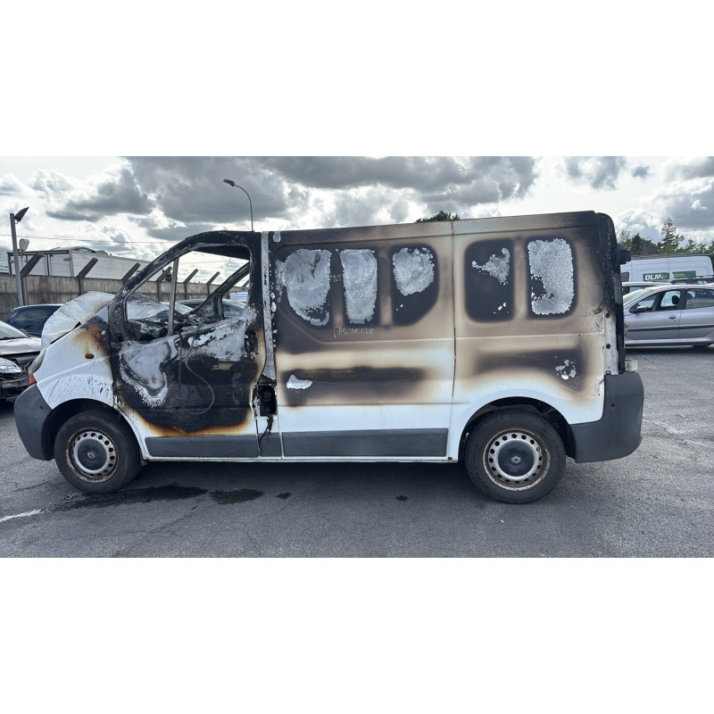 Pare choc avant RENAULT TRAFIC 2 Photo n°12