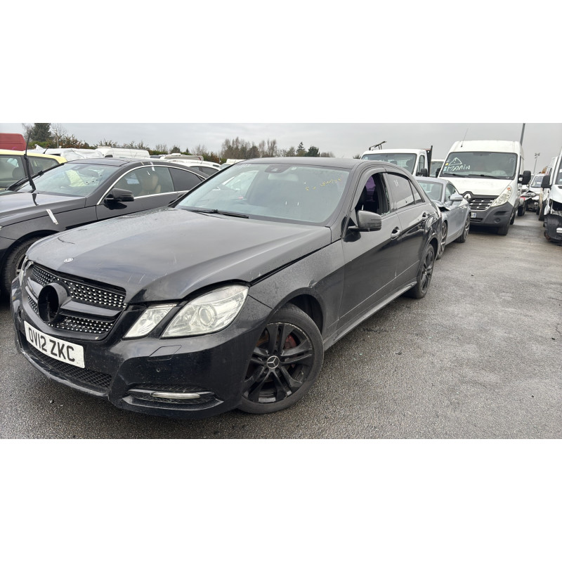 Capot MERCEDES CLASSE E 212 Photo n°4