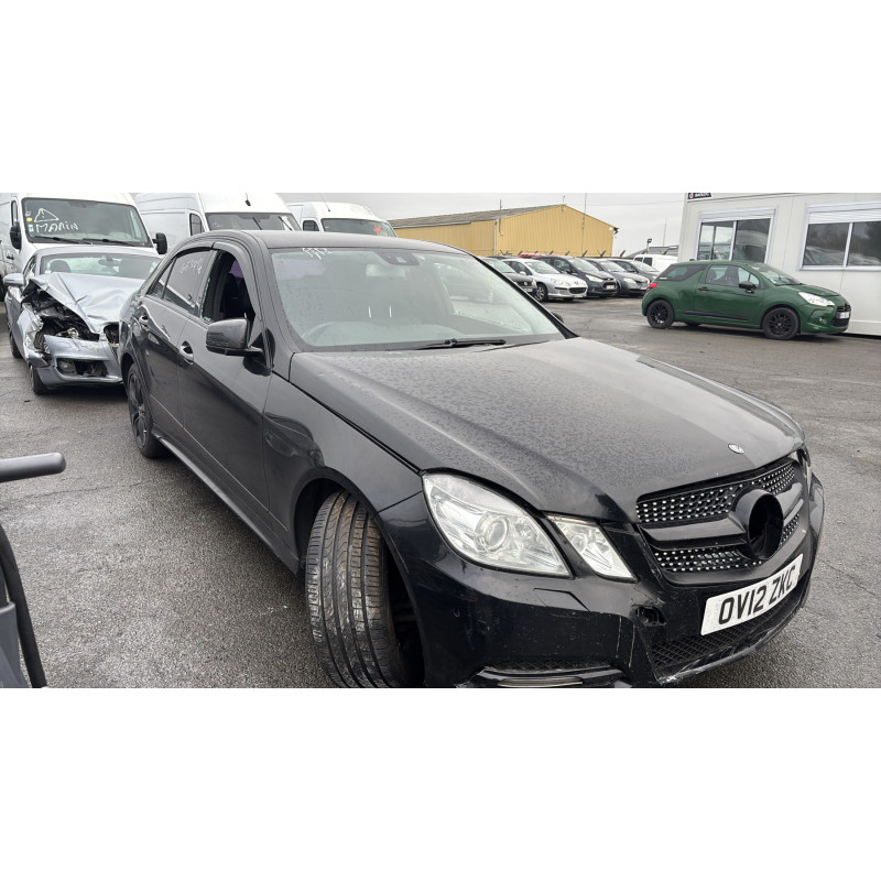 Capot MERCEDES CLASSE E 212 Photo n°5