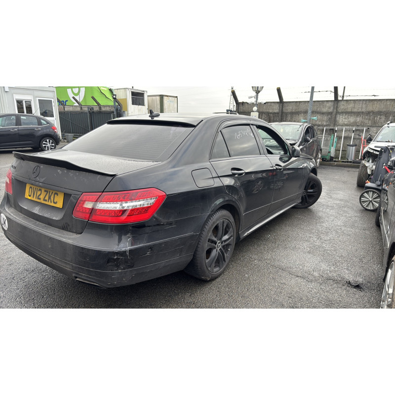 Capot MERCEDES CLASSE E 212 Photo n°6