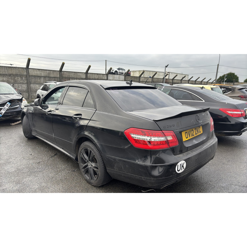 Capot MERCEDES CLASSE E 212 Photo n°7