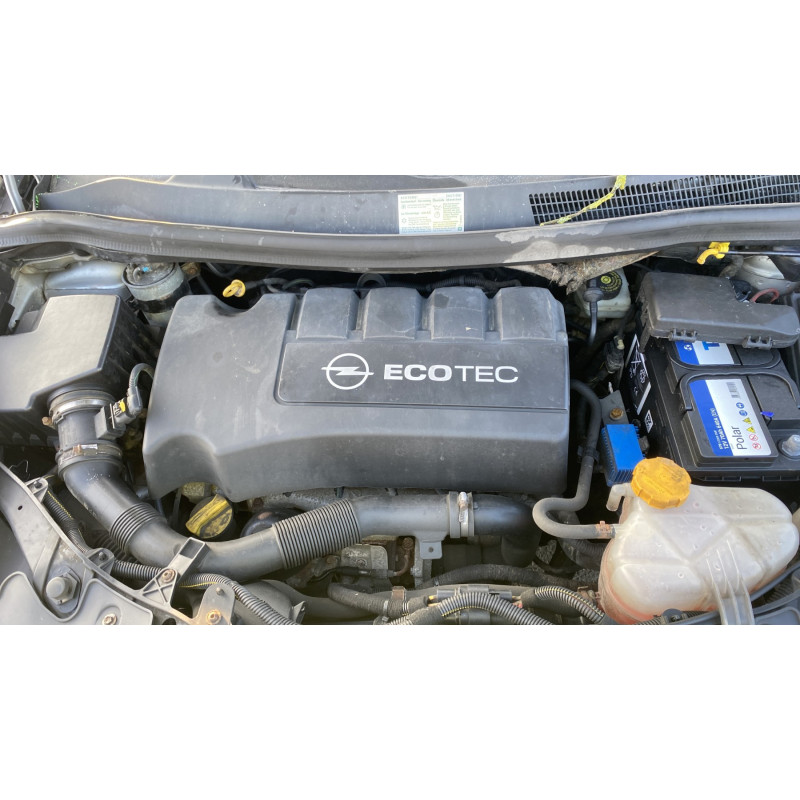 Feu arriere stop central OPEL CORSA D Photo n°20