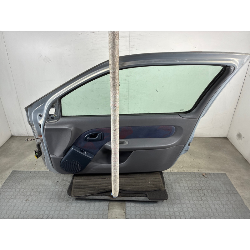 Porte avant droit RENAULT CLIO 2 Photo n°4