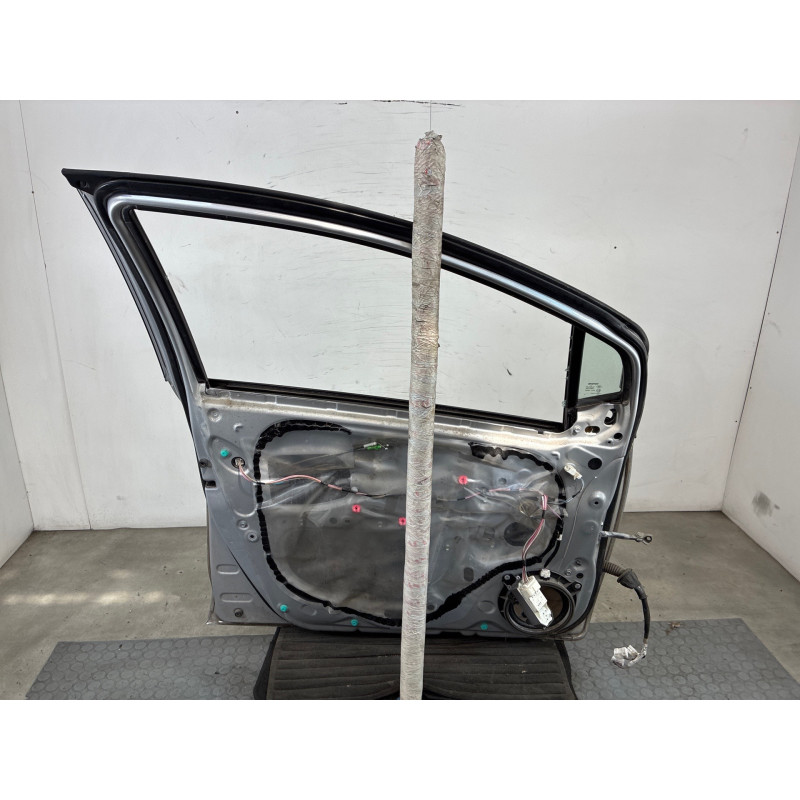 Porte avant gauche TOYOTA YARIS 2 Photo n°2