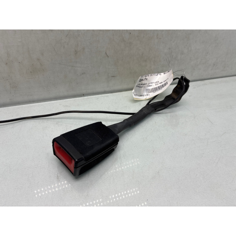 Attache ceinture avant gauche VOLKSWAGEN PASSAT 6 Photo n°3
