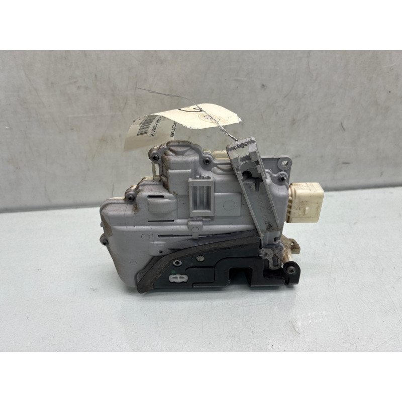 Serrure avant gauche VOLKSWAGEN PASSAT 6 Photo n°4
