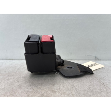 Attache ceinture arriere gauche RENAULT CLIO 2