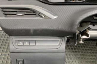 Planche de bord complete PEUGEOT 2008 1