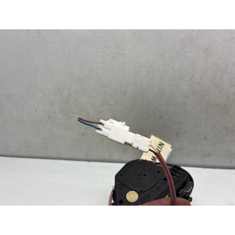 Pretensionneur de ceinture arriere gauche RENAULT CLIO 2 Photo n°2