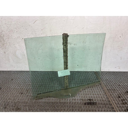 Vitre arriere droit SKODA FABIA 1