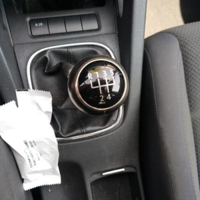 Pommeau de vitesses VOLKSWAGEN GOLF 5 Photo n°10