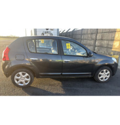 Pare choc arriere DACIA SANDERO 1