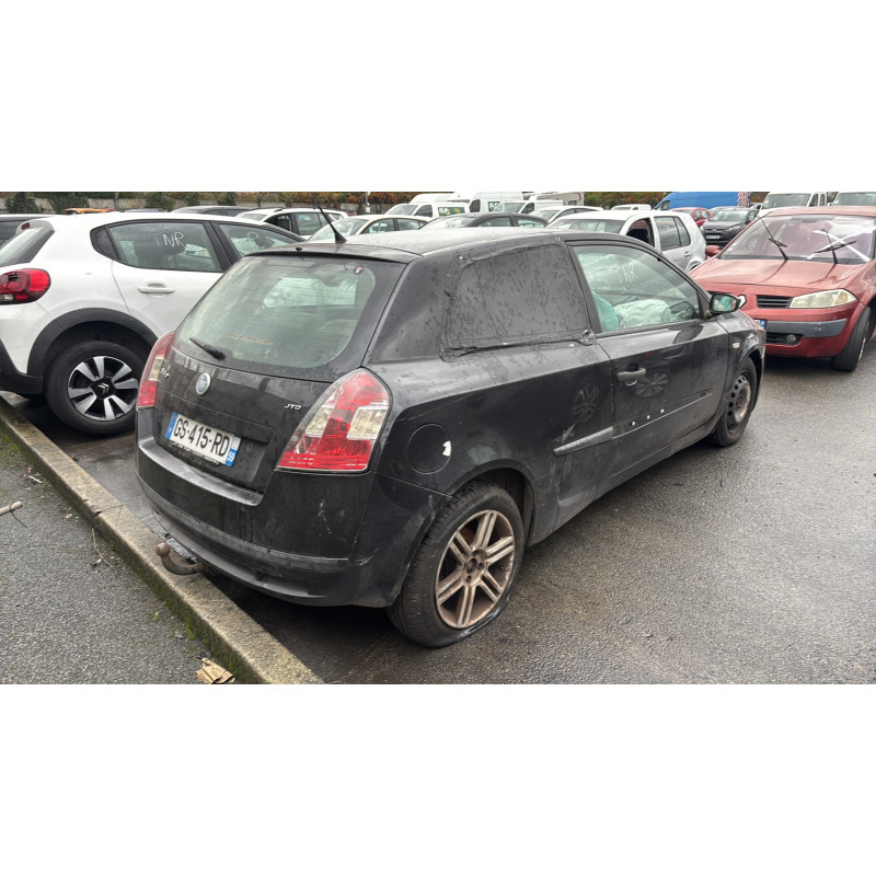 Pare choc arriere FIAT STILO Photo n°10