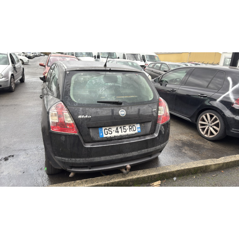 Pare choc arriere FIAT STILO Photo n°12
