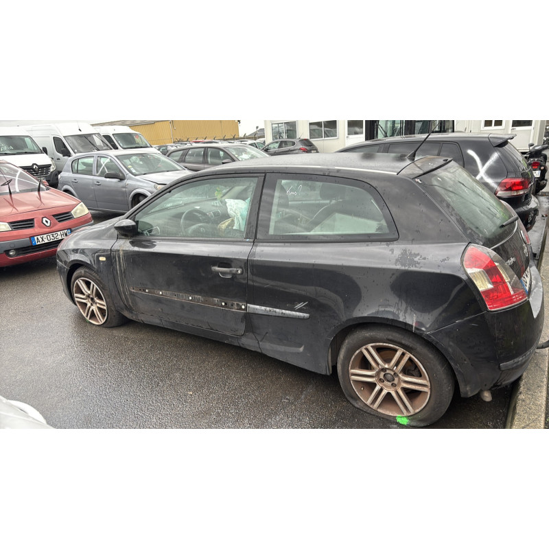 Pare choc arriere FIAT STILO Photo n°13