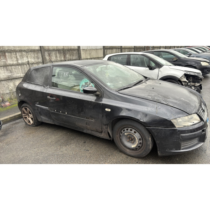 Pare choc arriere FIAT STILO Photo n°14