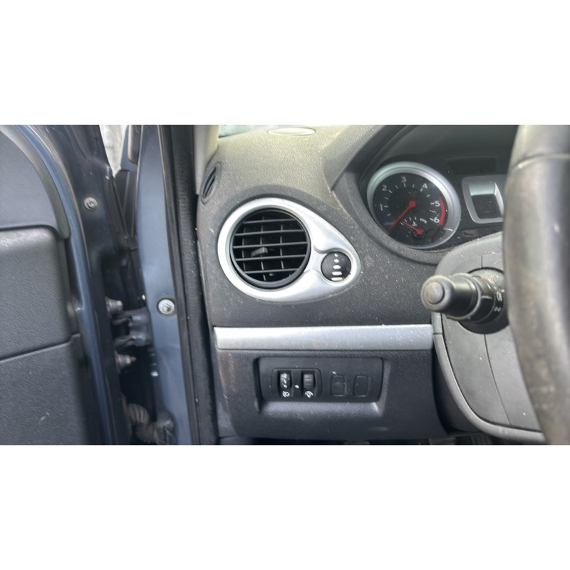 Aile avant droit RENAULT CLIO 3 Photo n°19