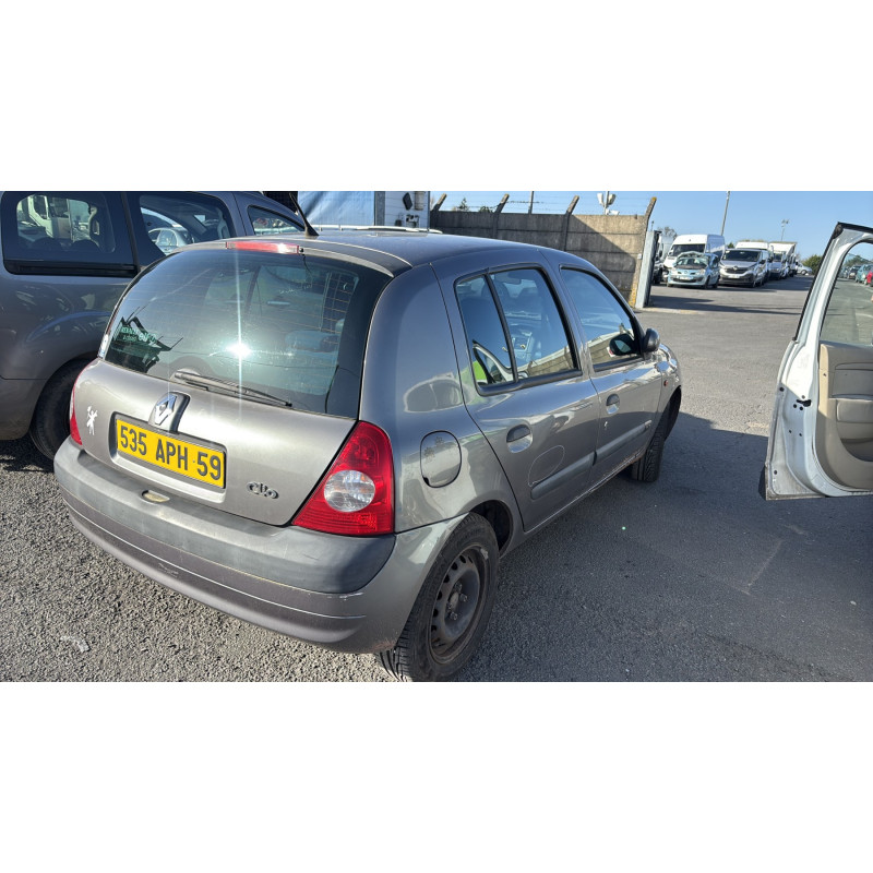 Pare choc arriere RENAULT CLIO 2 Photo n°10
