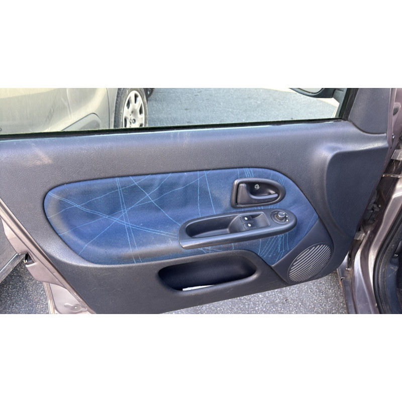 Pare choc arriere RENAULT CLIO 2 Photo n°17