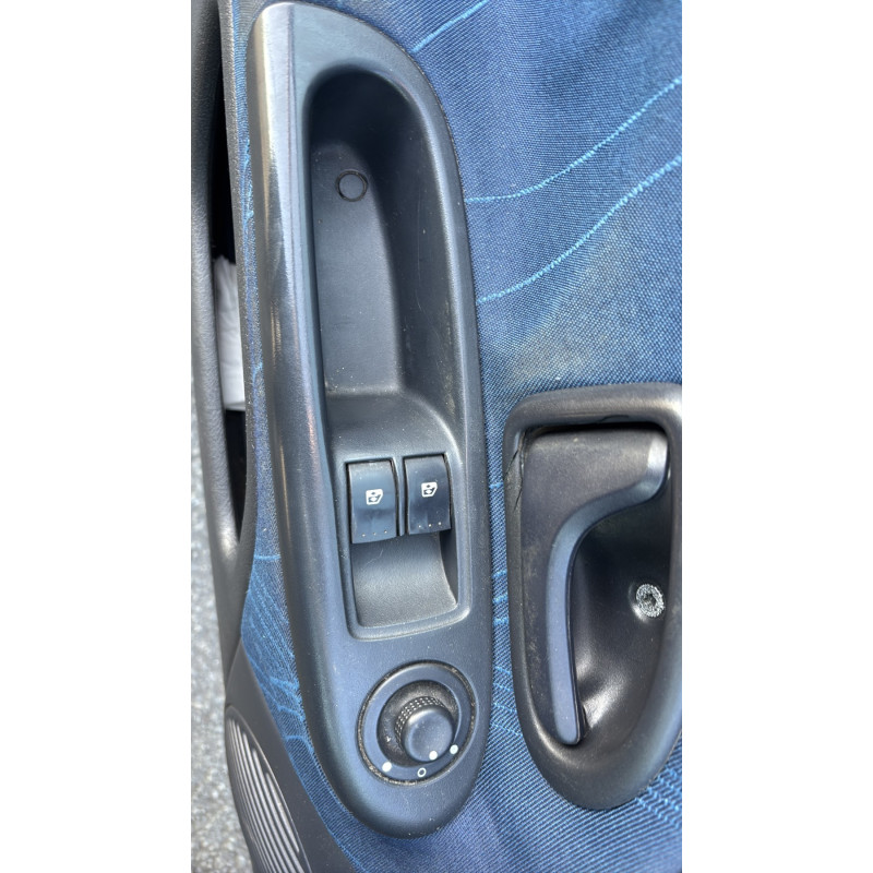 Pare choc arriere RENAULT CLIO 2 Photo n°18
