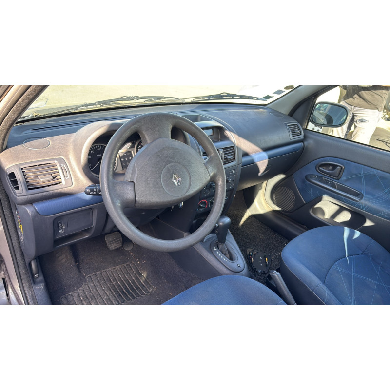 Pare choc arriere RENAULT CLIO 2 Photo n°20