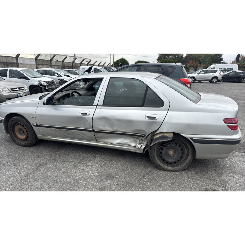 Pare choc arriere PEUGEOT 406 Photo n°17