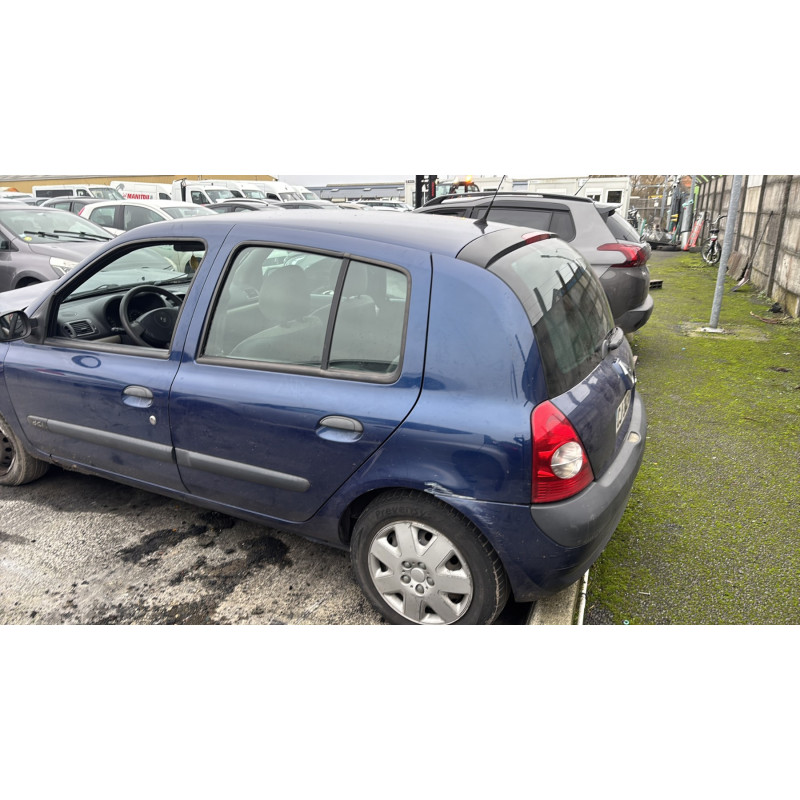 Pare choc arriere RENAULT CLIO 2 Photo n°12