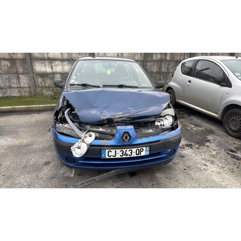 Pare choc arriere RENAULT CLIO 2 Photo n°14