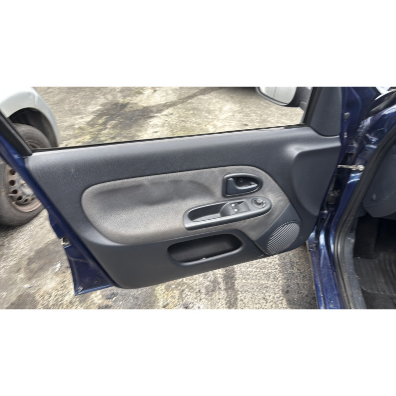 Pare choc arriere RENAULT CLIO 2 Photo n°15
