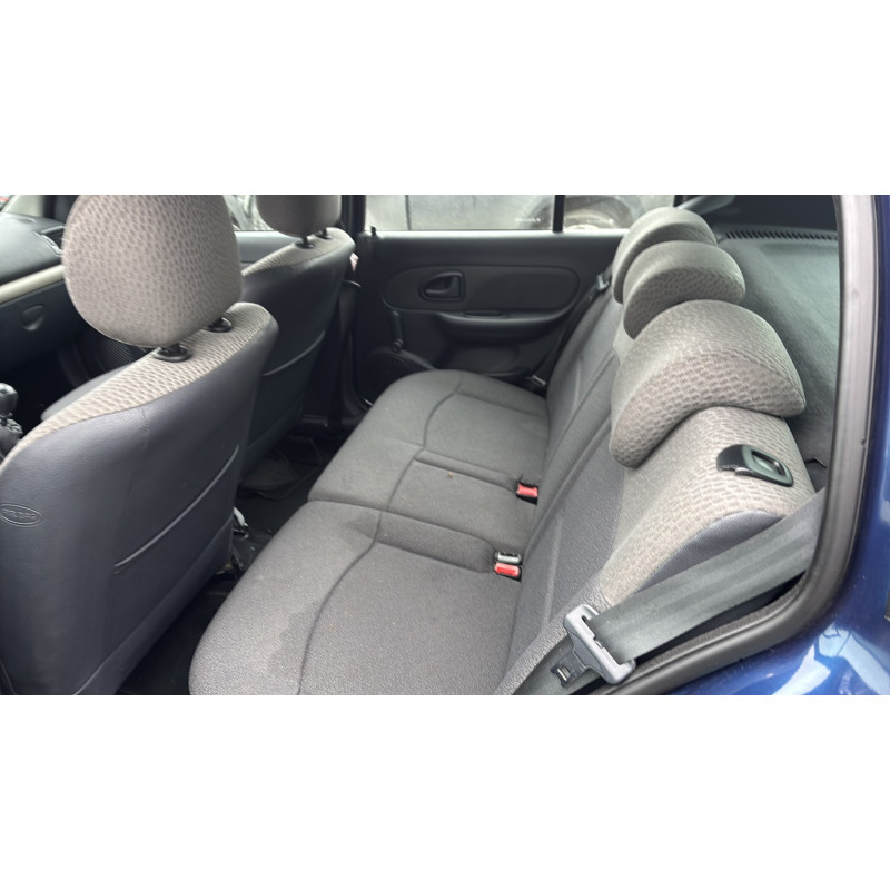 Pare choc arriere RENAULT CLIO 2 Photo n°20