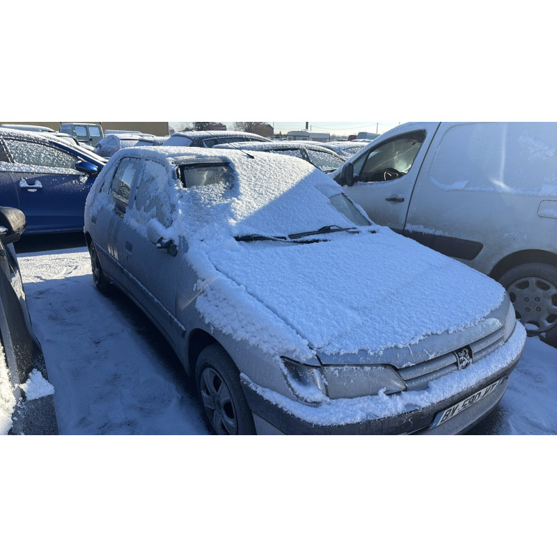 Porte avant droit PEUGEOT 306 Photo n°8