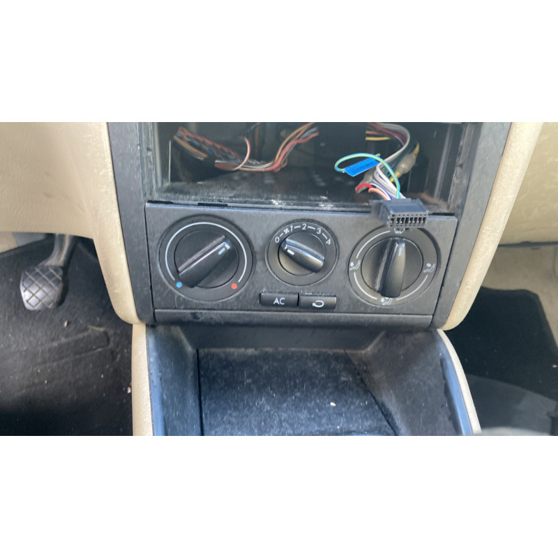 Pare choc arriere VOLKSWAGEN GOLF 4 Photo n°15