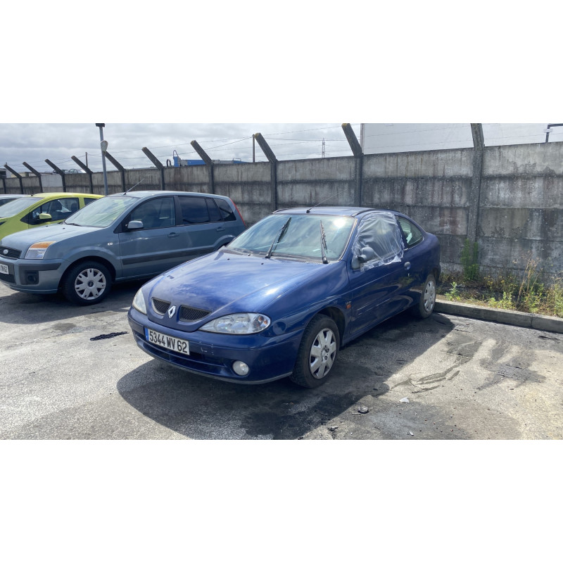 Pare choc arriere RENAULT MEGANE 1 Photo n°7