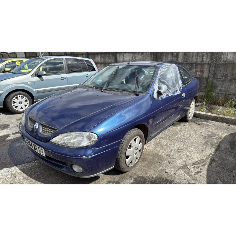Pare choc arriere RENAULT MEGANE 1 Photo n°9