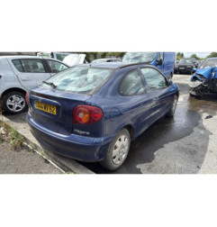 Pare choc arriere RENAULT MEGANE 1
