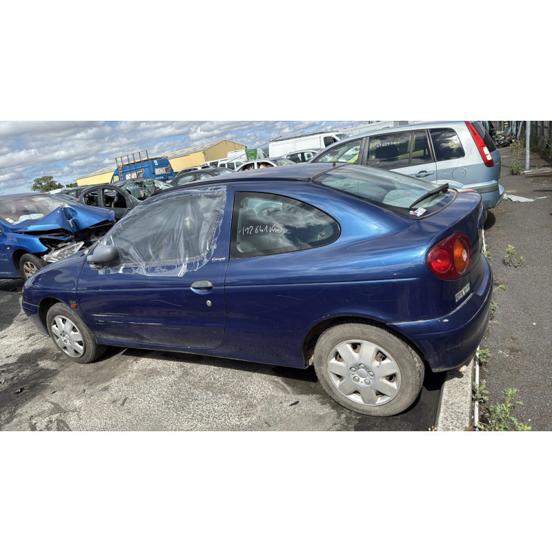 Pare choc arriere RENAULT MEGANE 1 Photo n°14