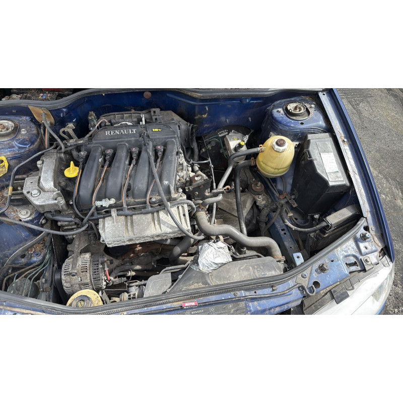 Pare choc arriere RENAULT MEGANE 1 Photo n°17