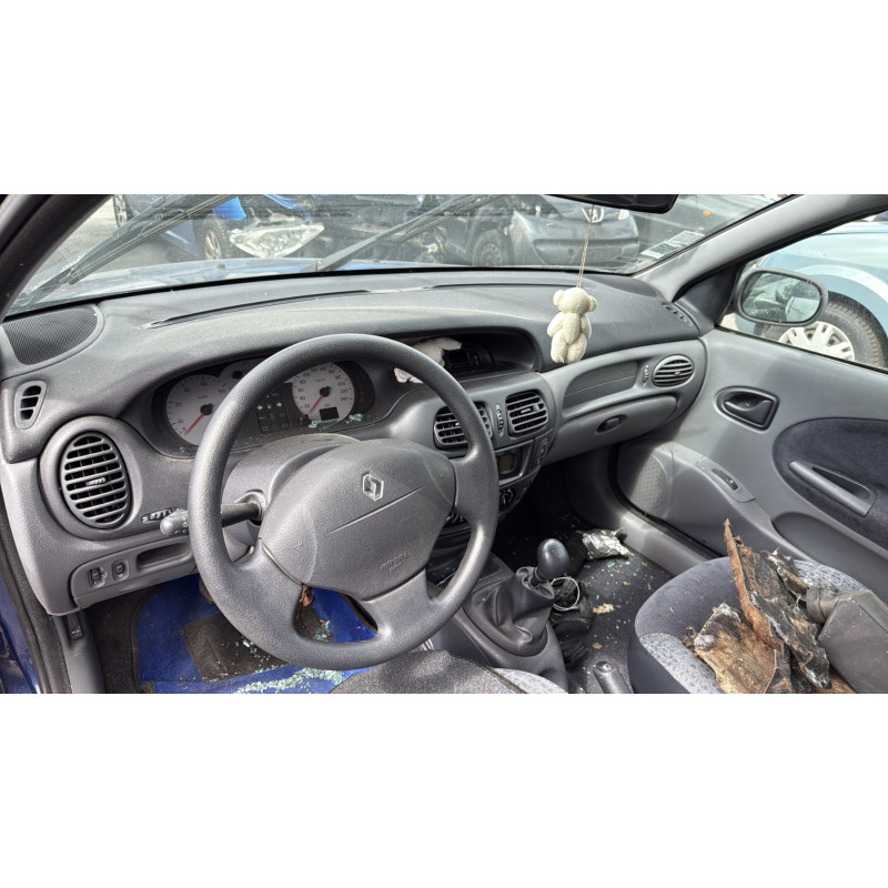 Pare choc arriere RENAULT MEGANE 1 Photo n°20