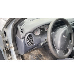 Pare choc avant RENAULT MEGANE 1