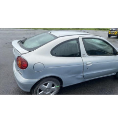 Pare choc avant RENAULT MEGANE 1