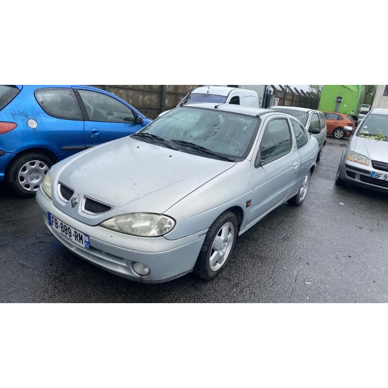 Pare choc avant RENAULT MEGANE 1 Photo n°16