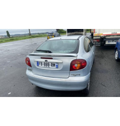 Pare choc avant RENAULT MEGANE 1